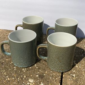 Set of 4 glazed ceramic mugs